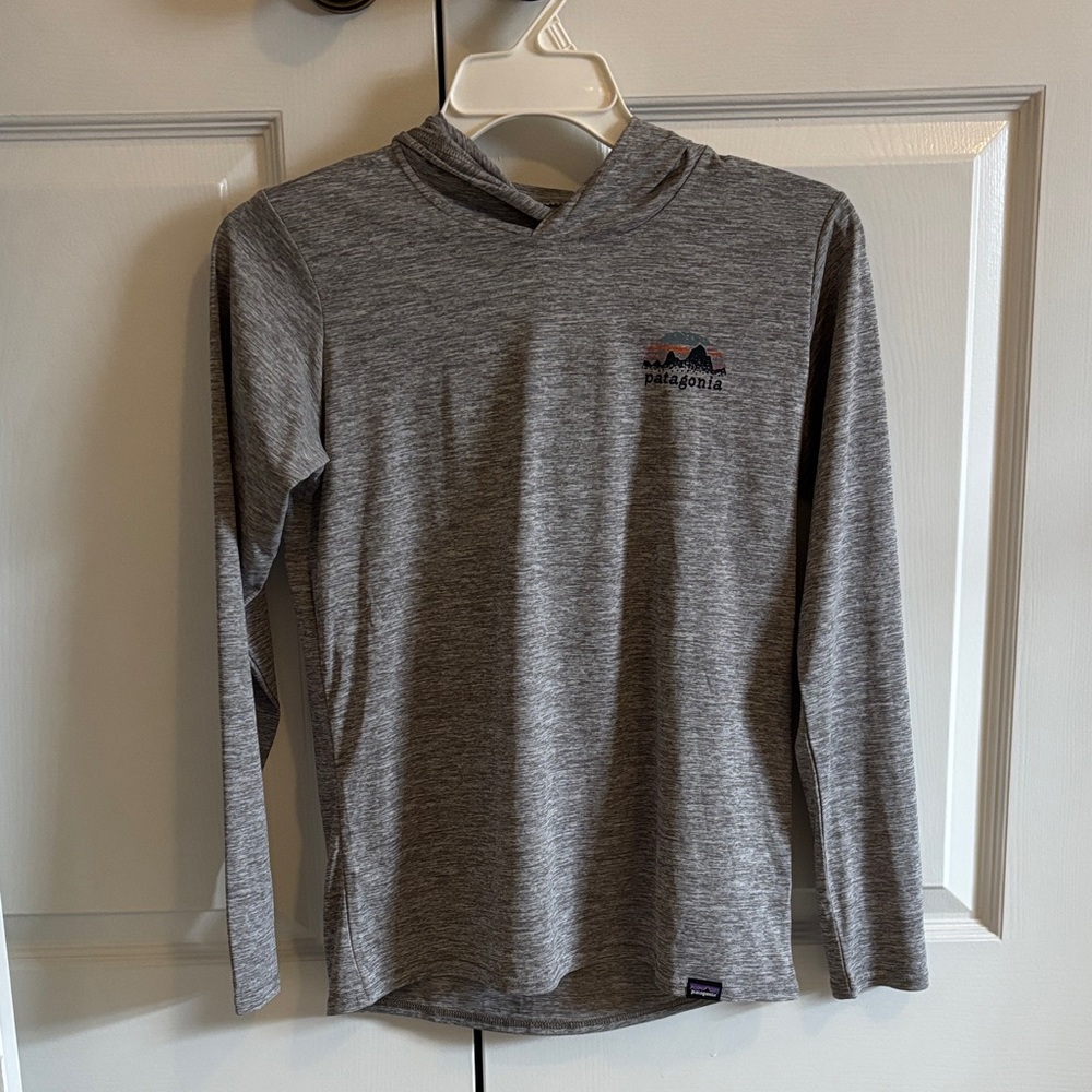 Patagonia Heather Gray Capilene Cool Daily Graphic Hoody Wmns Size XS